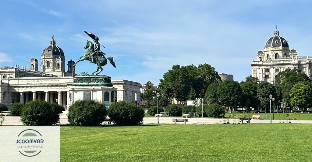 Vista exterior del Palacio y jardines de Hofburg - Viena. Foto: jcgomvar
